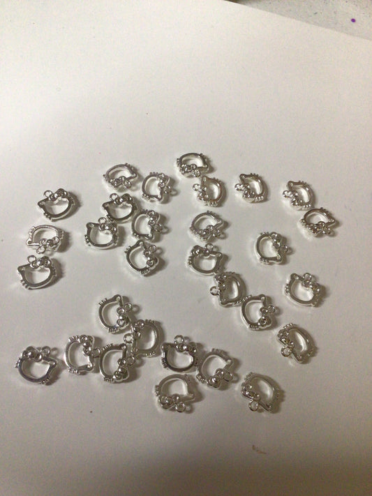 Hk charms 2pcs